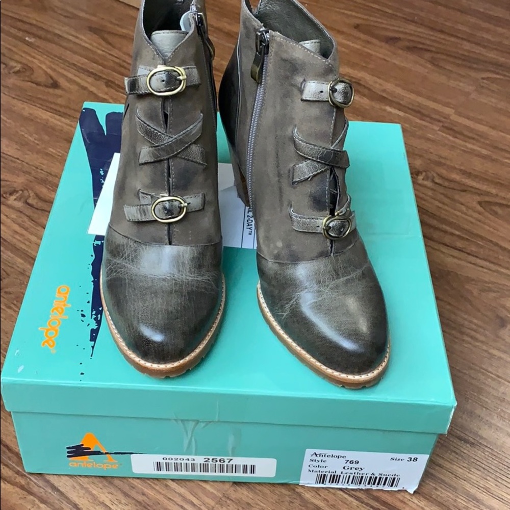 Antelope grey ankle boots